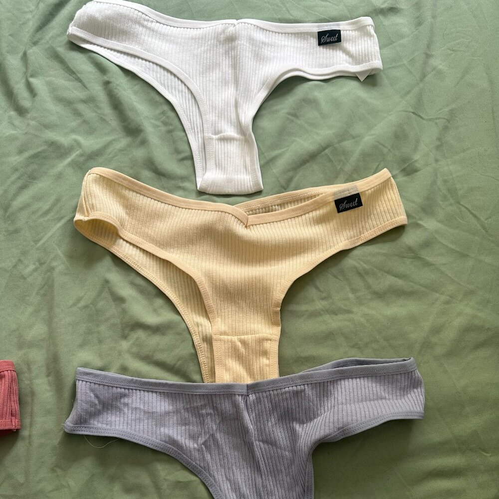Sweet Underwear Size M Blundes 3X$ 14 Or  2X$10 New wot